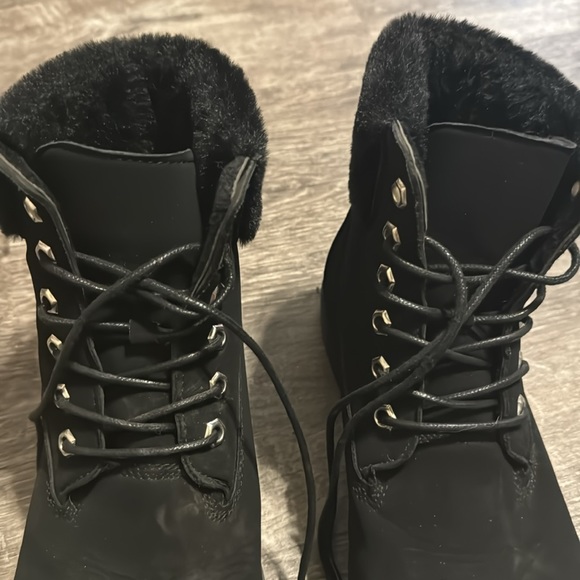 Ladies black boots - Picture 4 of 4